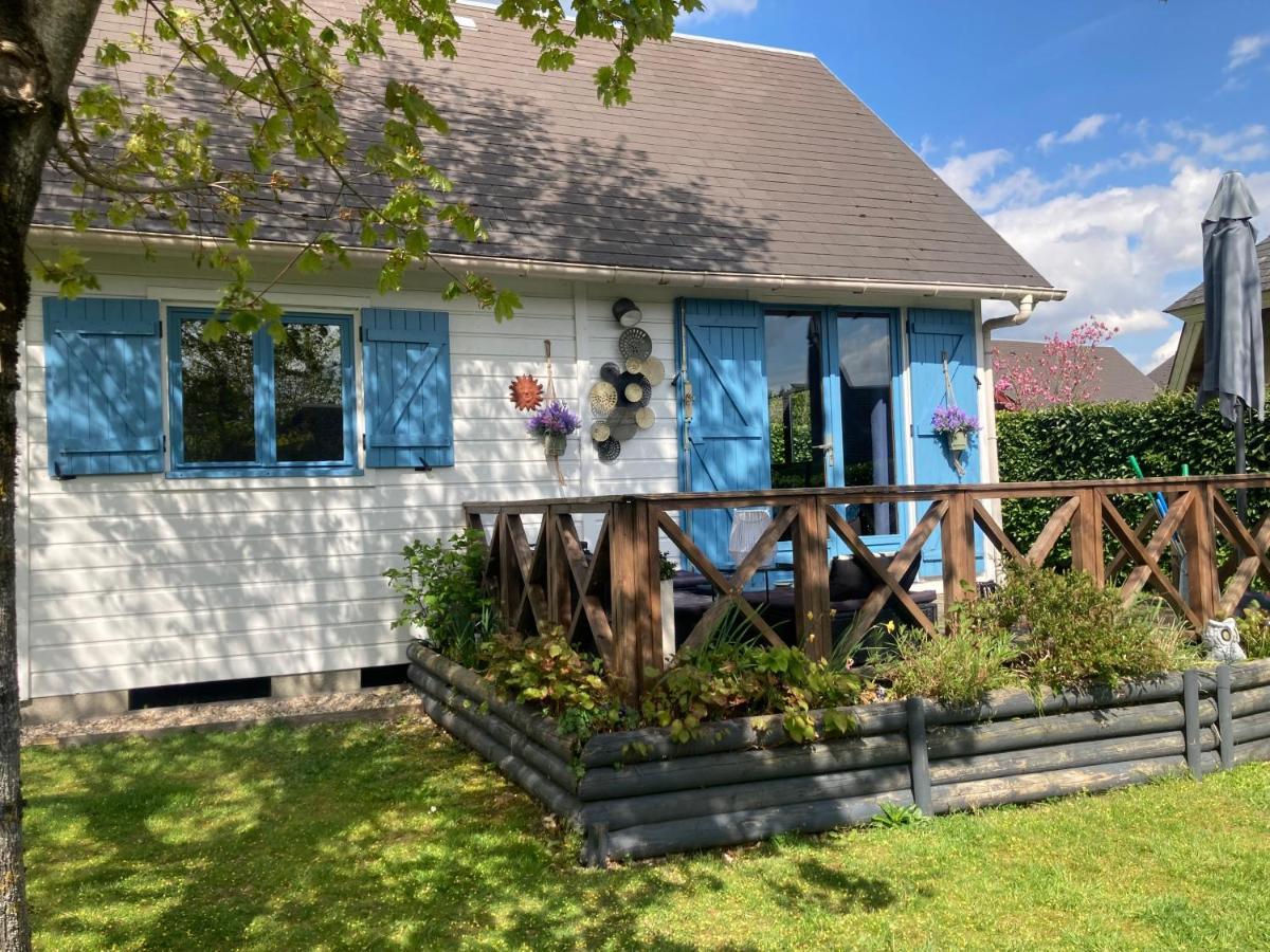 Gite Chalet Bleu Soleil Saint-Benoit-d'Hebertot Экстерьер фото